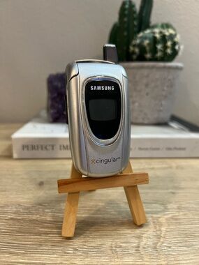 Samsung Cingular Flip Phone Silver Vintage Y2K Cell Phone AT&T Era Collectible